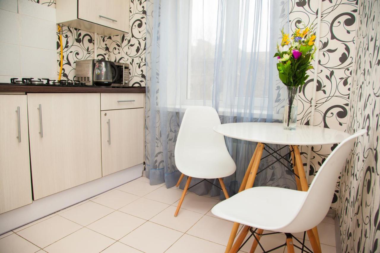 Semi Luxury Apt On Yatsenka 8 Near Intourist Hotel Zaporizhia エクステリア 写真