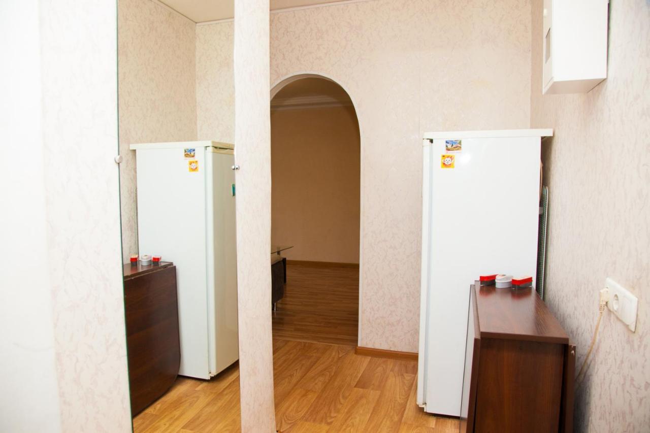 Semi Luxury Apt On Yatsenka 8 Near Intourist Hotel Zaporizhia エクステリア 写真